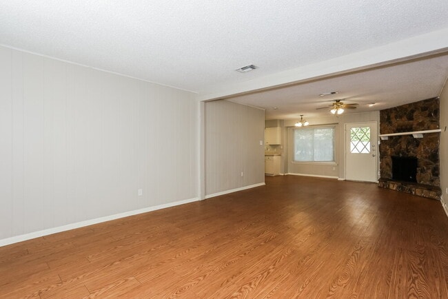 Photo - 1307 Columbine Ct