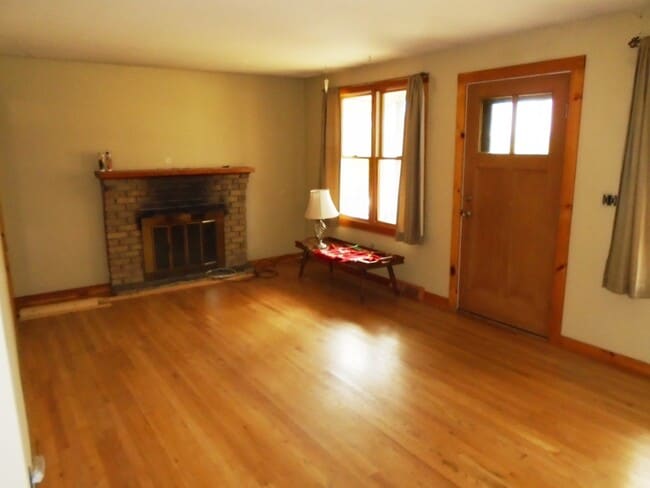 Photo - 5939 Shelburne Rd