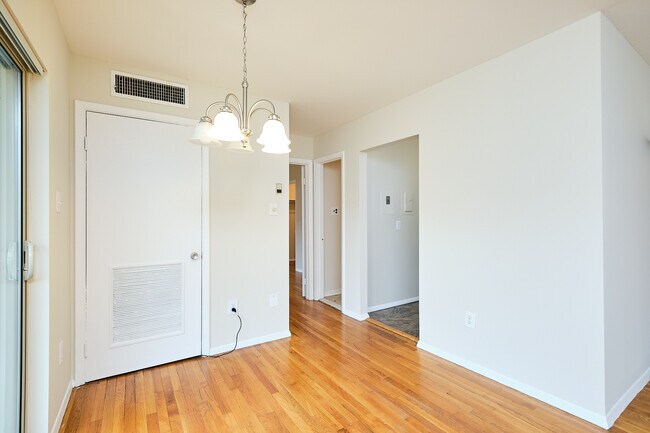 Photo - 7060 Eastern Ave NW Unidad 113