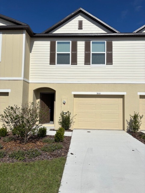 Building Photo - 3616 Majestic Dr