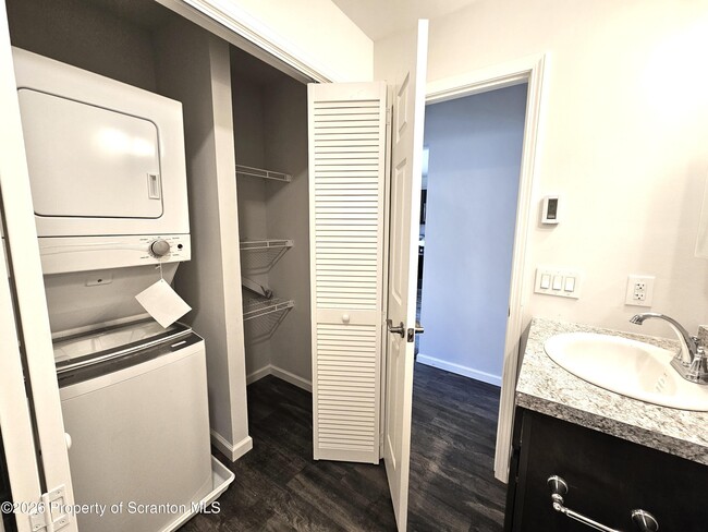 Photo - 609 E Gibson St