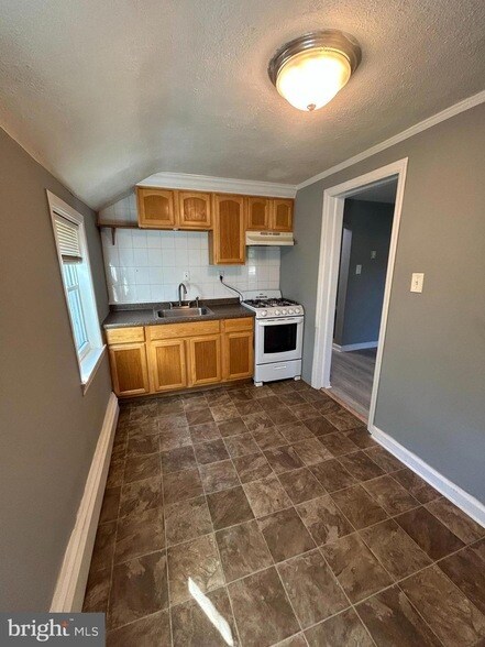 Photo - 1167 Lucille Ave