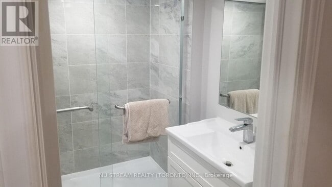 Photo - 1588 Princelea Pl