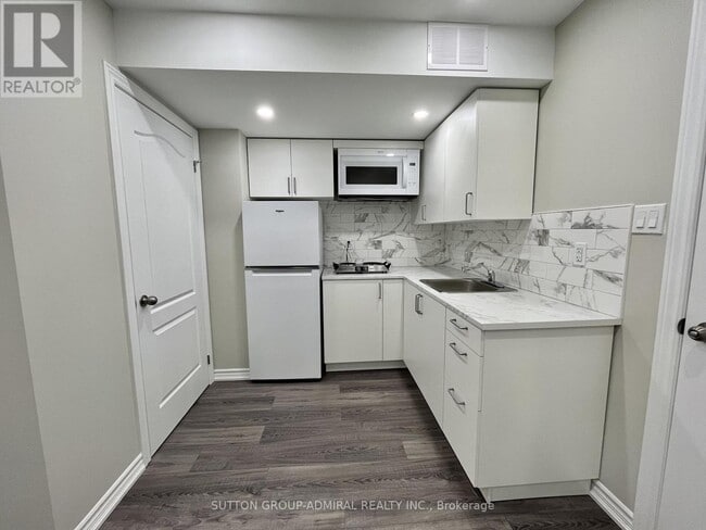 Photo - 53 Matthewson Ave