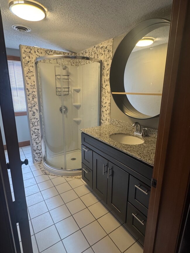 Building Photo - 121 S Hellier St Unit 1