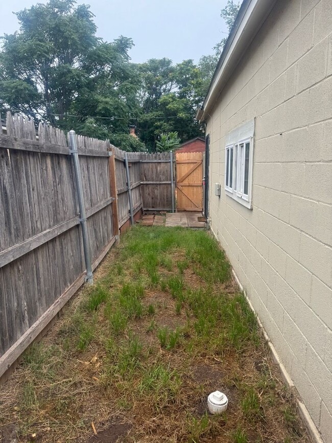 Photo - HUD ACCEPTEDED! Efficiency Stand Alone Bac...