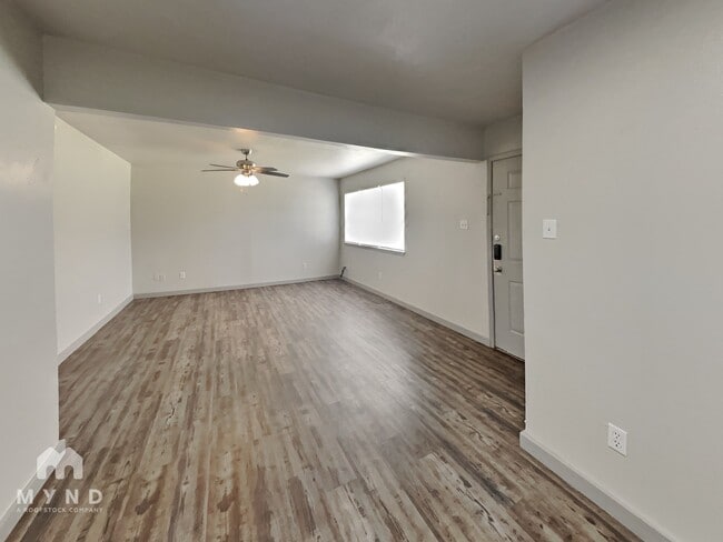 Photo - 624 E 3rd St Unidad 302