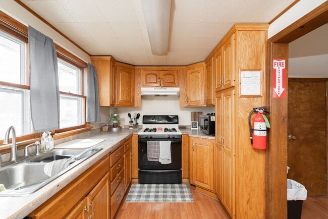 Photo - 1928 Olive St