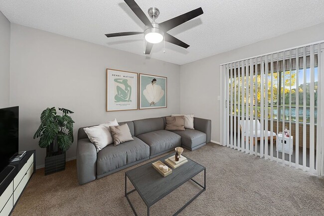 Building Photo - Walden Lake Rental