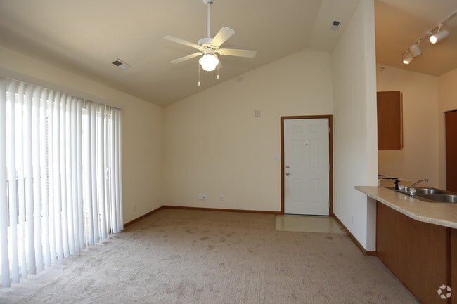 1BR, 1BA - 808SF - Living Room - Southern Winds Apartments