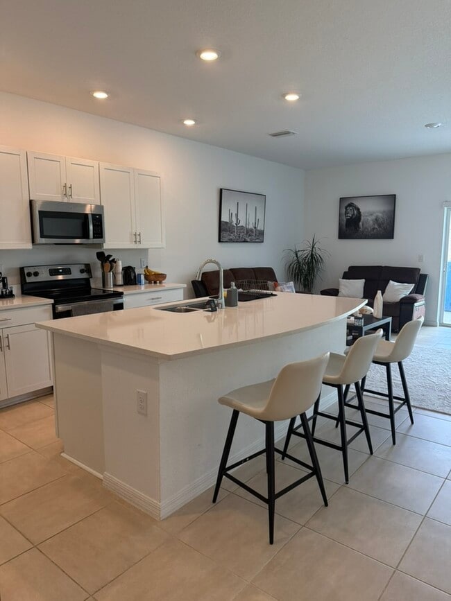 Photo - 2350 Paravane Wy