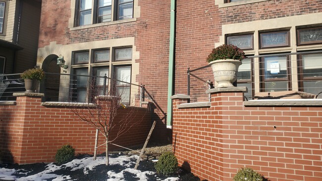 Photo - 110 Bidwell Pkwy Apartamentos