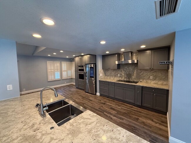 Photo - 4231 Edison Ave