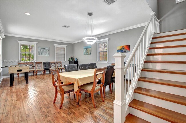 Photo - 501 SW 146th Terrace