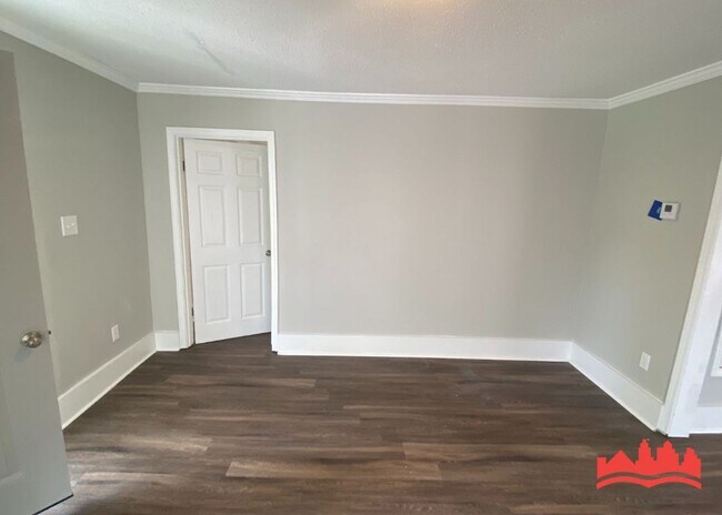 Photo - 1532 Barton St