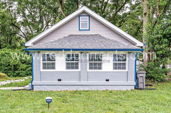 Photo - 3340 N Sherman Dr