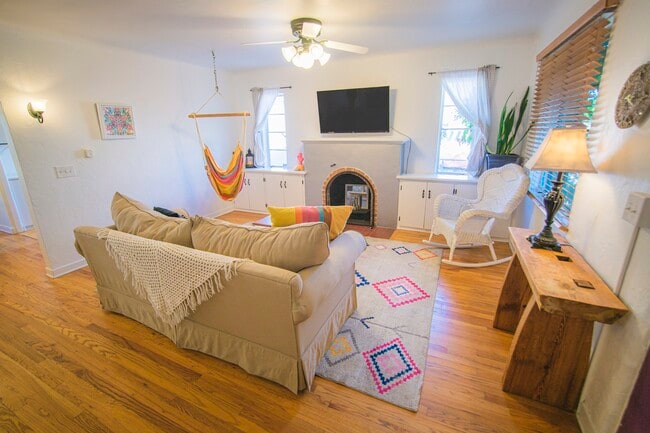 Photo - 2423 Rose Avenue NW