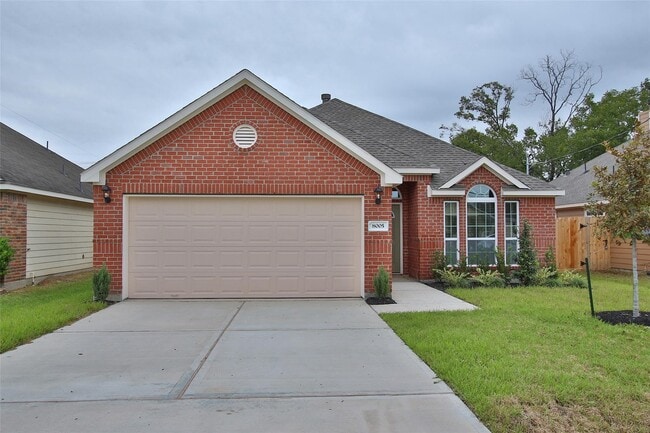 Photo - 8005 Woodward St