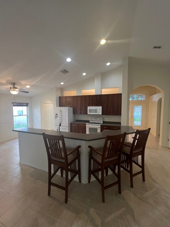 Photo - 23827 Hastings Way