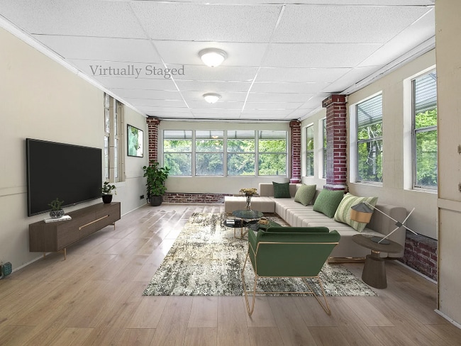 Photo - 1394 Ross St