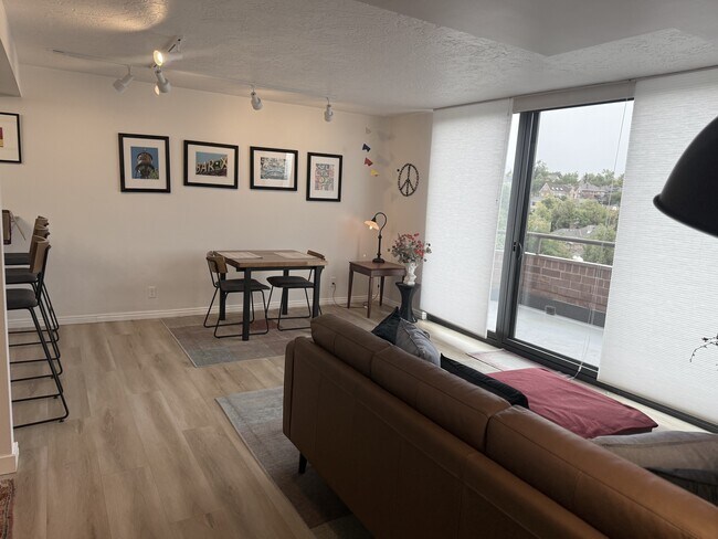 Photo - 115 S 1100 E