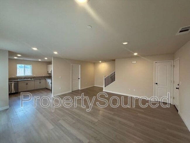 Photo - 936 W Alameda St