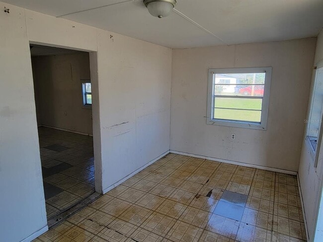 Photo - 12325 Lakeshore Dr