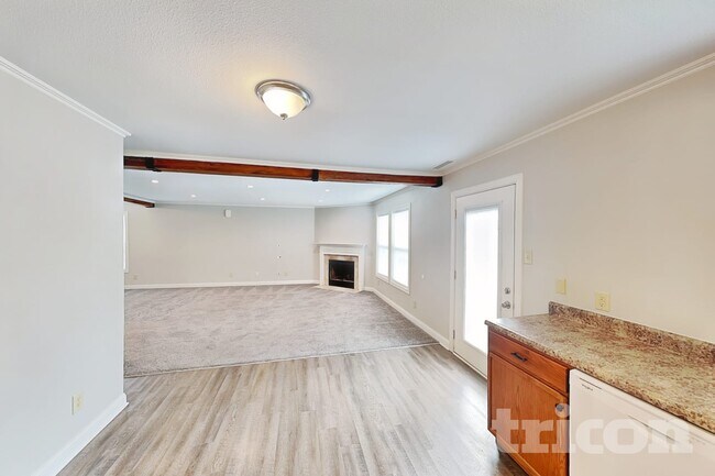 2609 Woodfield Blvd