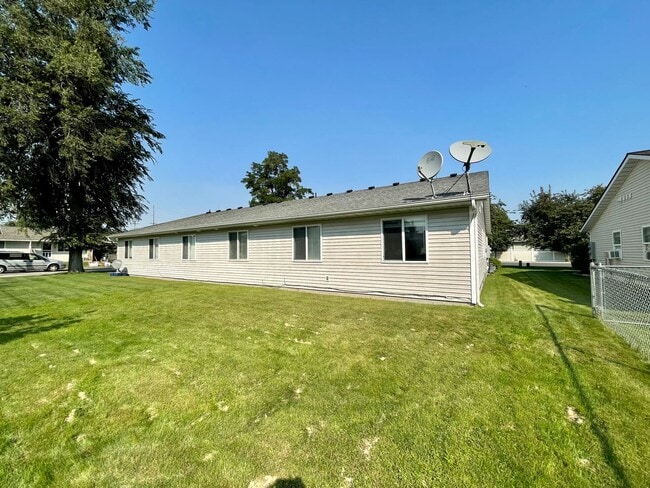 Photo - 1606 E Best Ave