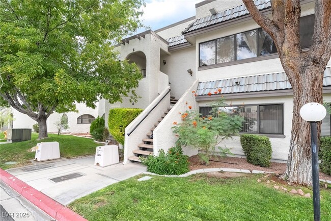 Building Photo - 1418 Santa Margarita St Unit A