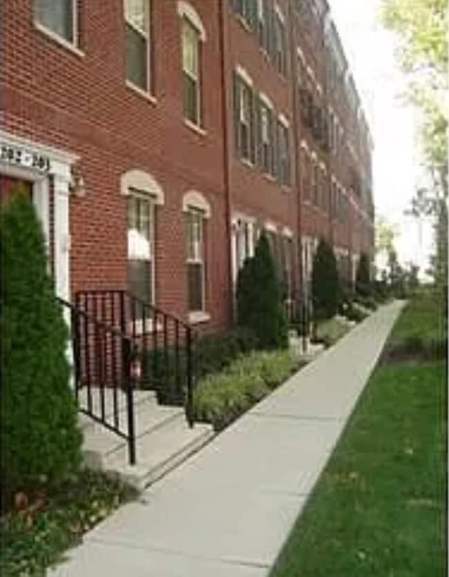 Building Photo - 203 Governors Ct