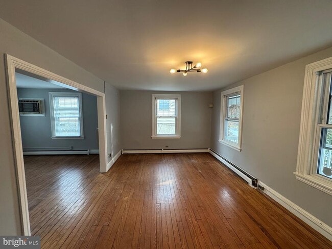 Photo - 976 Upper Gulph Rd