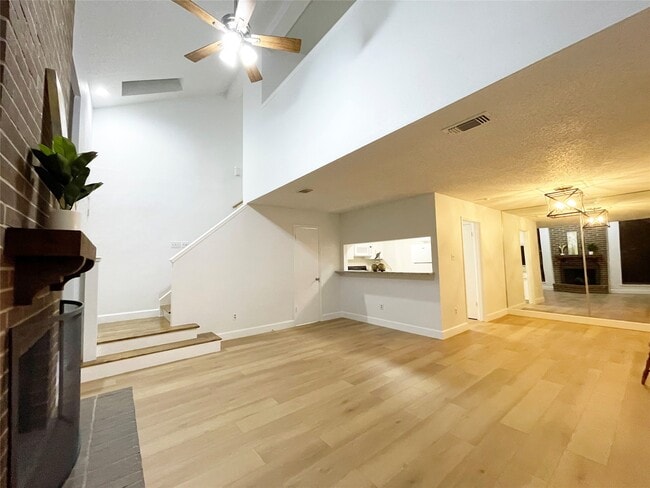 Photo - 13716 Hollowgreen Dr Unit 3704