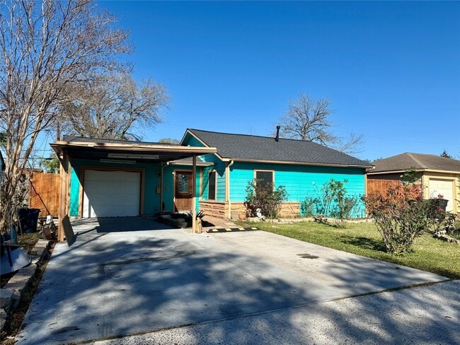 Photo - 506 Ogilvie St