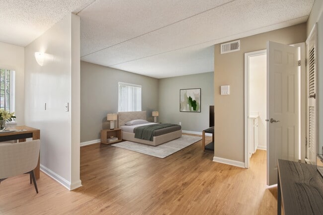 Photo - French Court