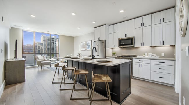 Building Photo - 350 Oliver Ave Unit 903