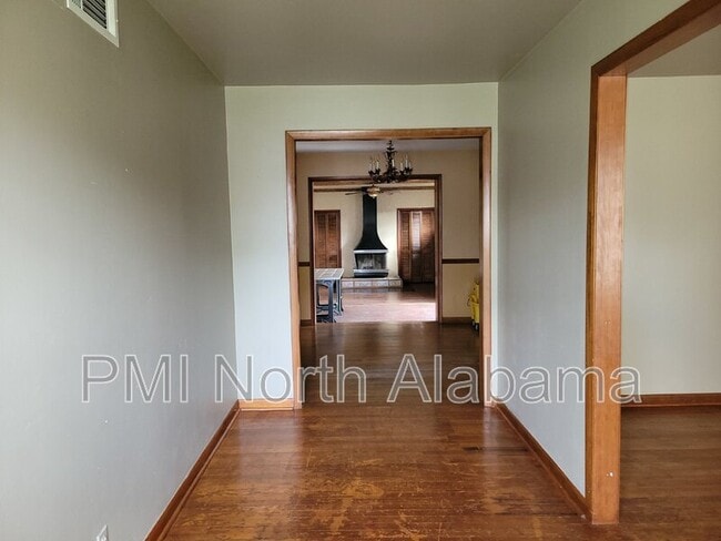 Photo - 3503 Crestmore Cir NW