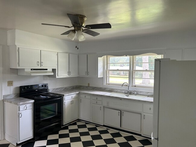 407 Elizabeth Dr