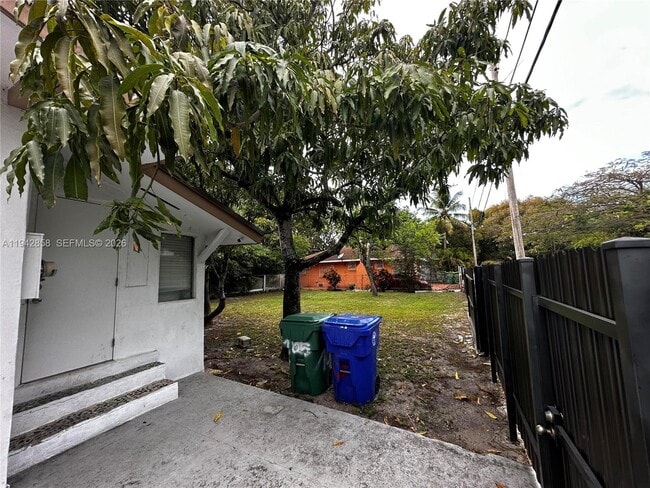 105 NW 31st St