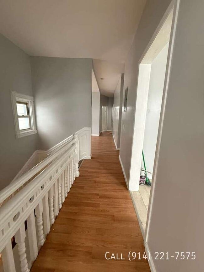 Photo - 584 Warburton Ave Unit 2