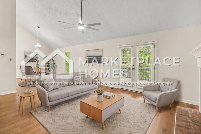 Photo - 2699 Foxglove Dr SW