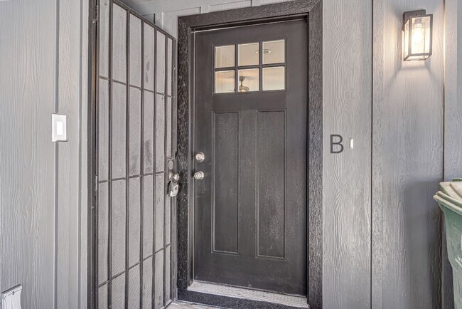 Photo - 430 Hutcheson St