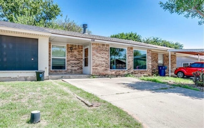 Building Photo - 210 Kathleen Dr