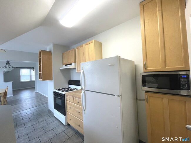 Photo - 108 Concord St Unit 3rd Floor