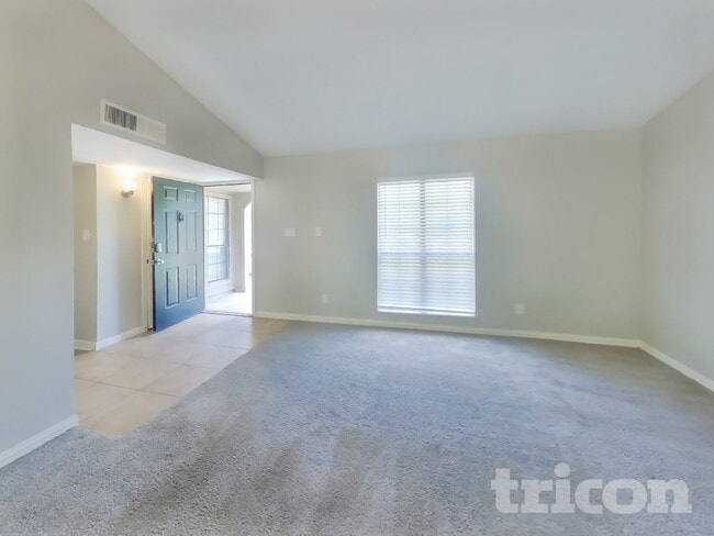 Photo - 405 Magnolia Dr