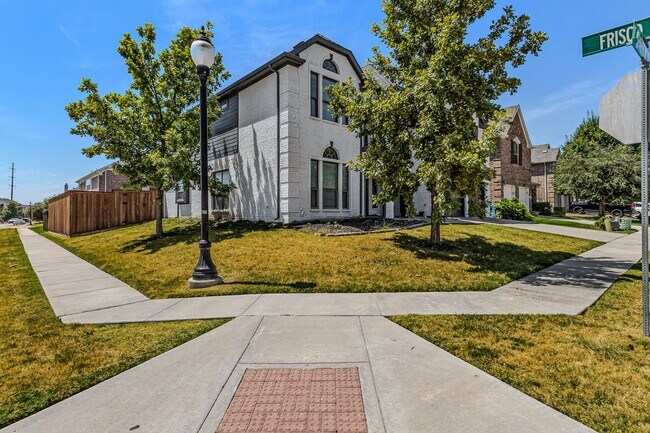 14020 Sparrow Hill Dr