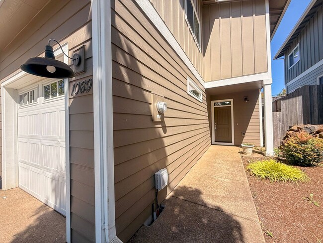 Photo - BIGFIR1069-1071 Unit 1069