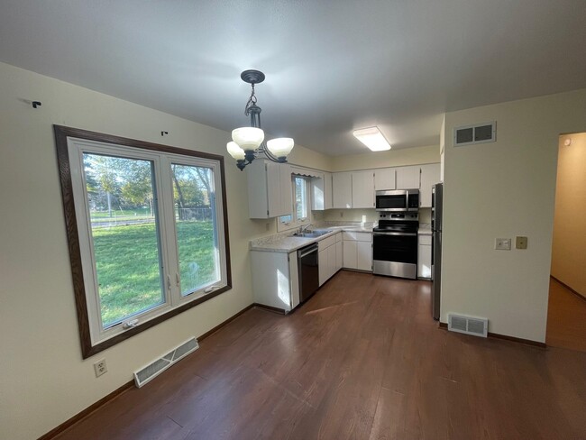 Photo - 5303 Manitowoc Pkwy Townhome