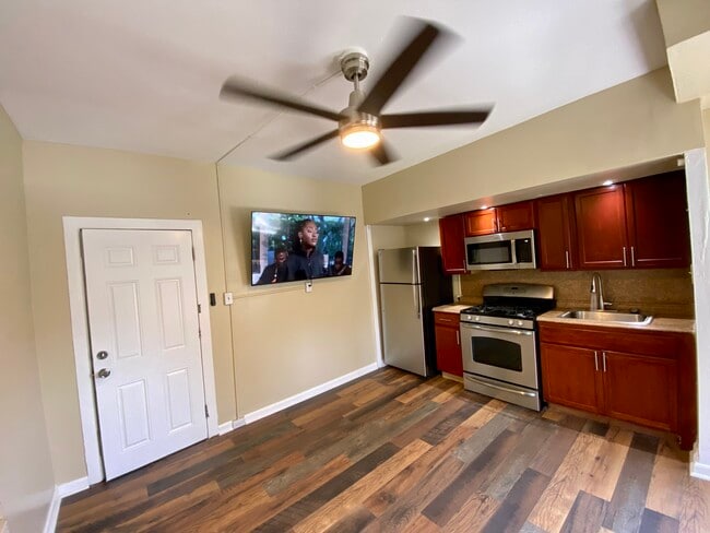 1514 W Champlost Ave Unit 2nd Floor F