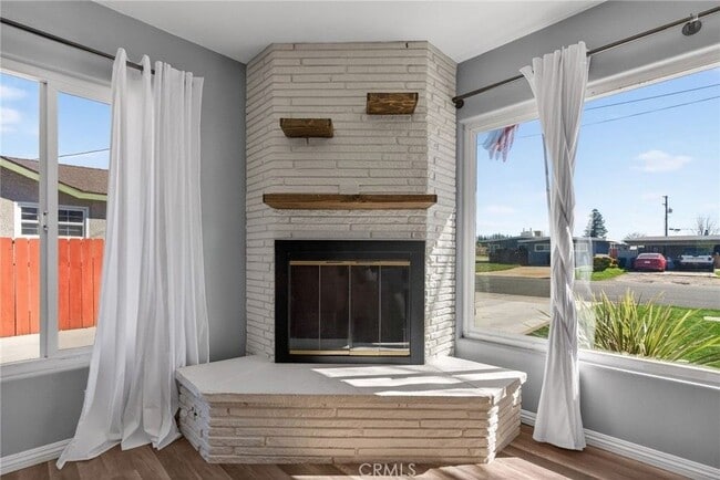 Photo - 1097 Massachusetts Ave